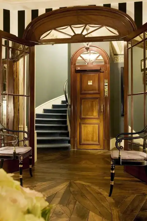 Le Dokhan’s Paris Arc de Triomphe, a Tribute Portfolio Hotel 1